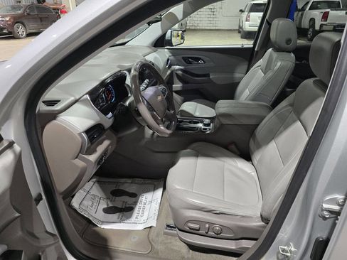 Used 2018 Chevrolet Traverse LT AWD/4WD image 25