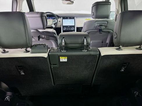 New 2026 Land Rover Discovery Limited Edition AWD/4WD image 22