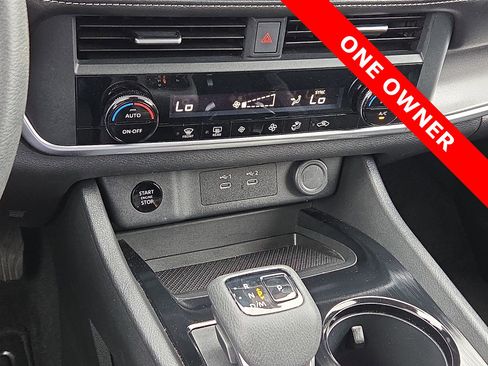 Used 2024 Nissan Rogue SV AWD/4WD image 19