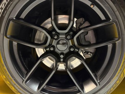 Used 2016 Dodge Challenger R/T RWD image 21
