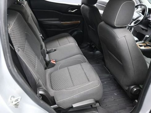 Used 2018 GMC Acadia SLE w/ LPO, Floor Liner Package FWD image 31