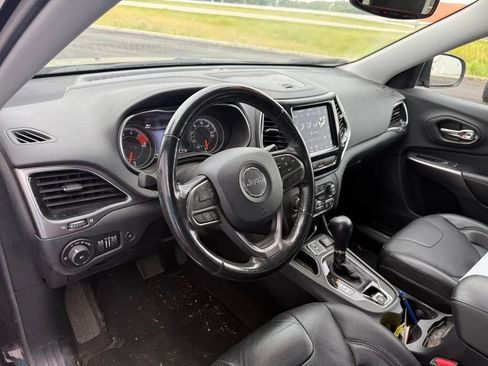 Used 2020 Jeep Cherokee Limited FWD image 12