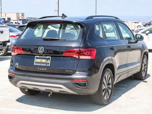 Used 2022 Volkswagen Taos S image 6