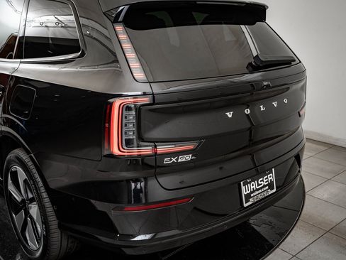 Used 2025 Volvo EX90 Plus image 18
