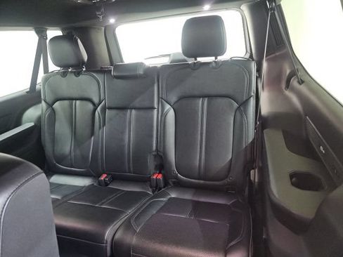 Used 2024 Jeep Wagoneer L Series II w/ Flexible Seating Group AWD/4WD image 6