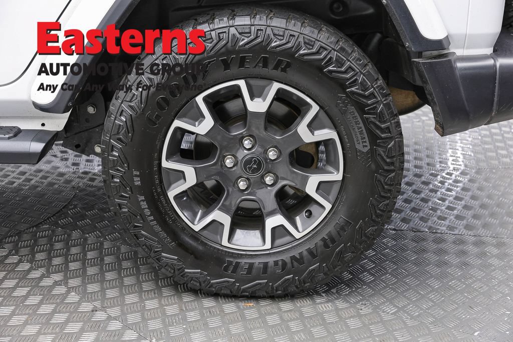 Used 2024 Jeep Wrangler Unlimited Sahara w/ Dual Top Group AWD/4WD image 9