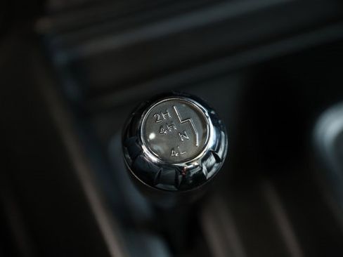 Used 2018 Jeep Wrangler Sahara w/ Connectivity Group image 23