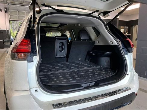 Used 2020 Nissan Rogue SL w/ Premium Package image 24