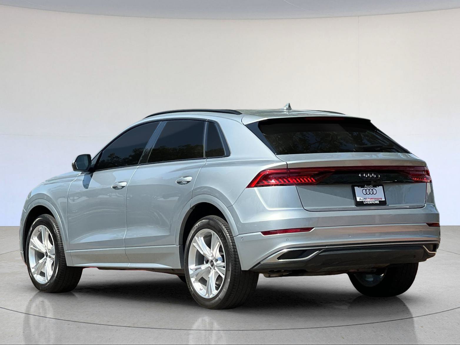 Used 2023 Audi Q8 Premium Plus w/ Premium Plus Package AWD/4WD image 4