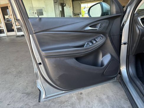 Used 2025 Buick Encore GX Preferred FWD image 18
