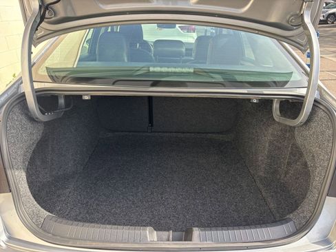 Used 2025 Volkswagen Jetta SE image 31