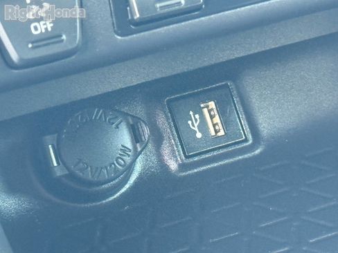 Used 2024 Toyota RAV4 XLE image 23