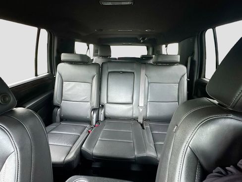 Used 2024 Chevrolet Suburban LT AWD/4WD image 30
