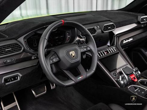 Used 2024 Lamborghini Urus Performante AWD/4WD image 27