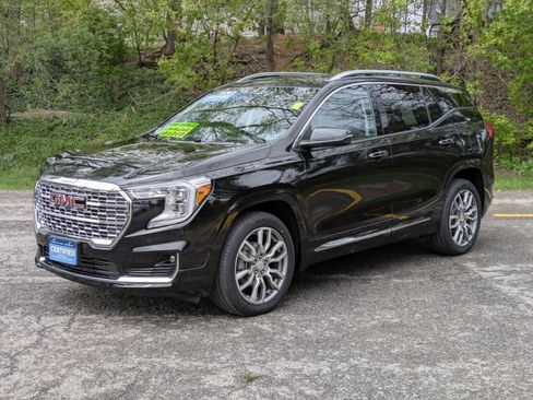 Certified 2023 GMC Terrain Denali AWD/4WD image 3
