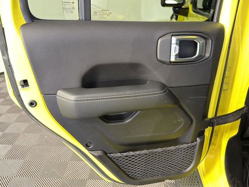 Used 2022 Jeep Wrangler Unlimited Sahara w/ Cold Weather Group AWD/4WD image 24