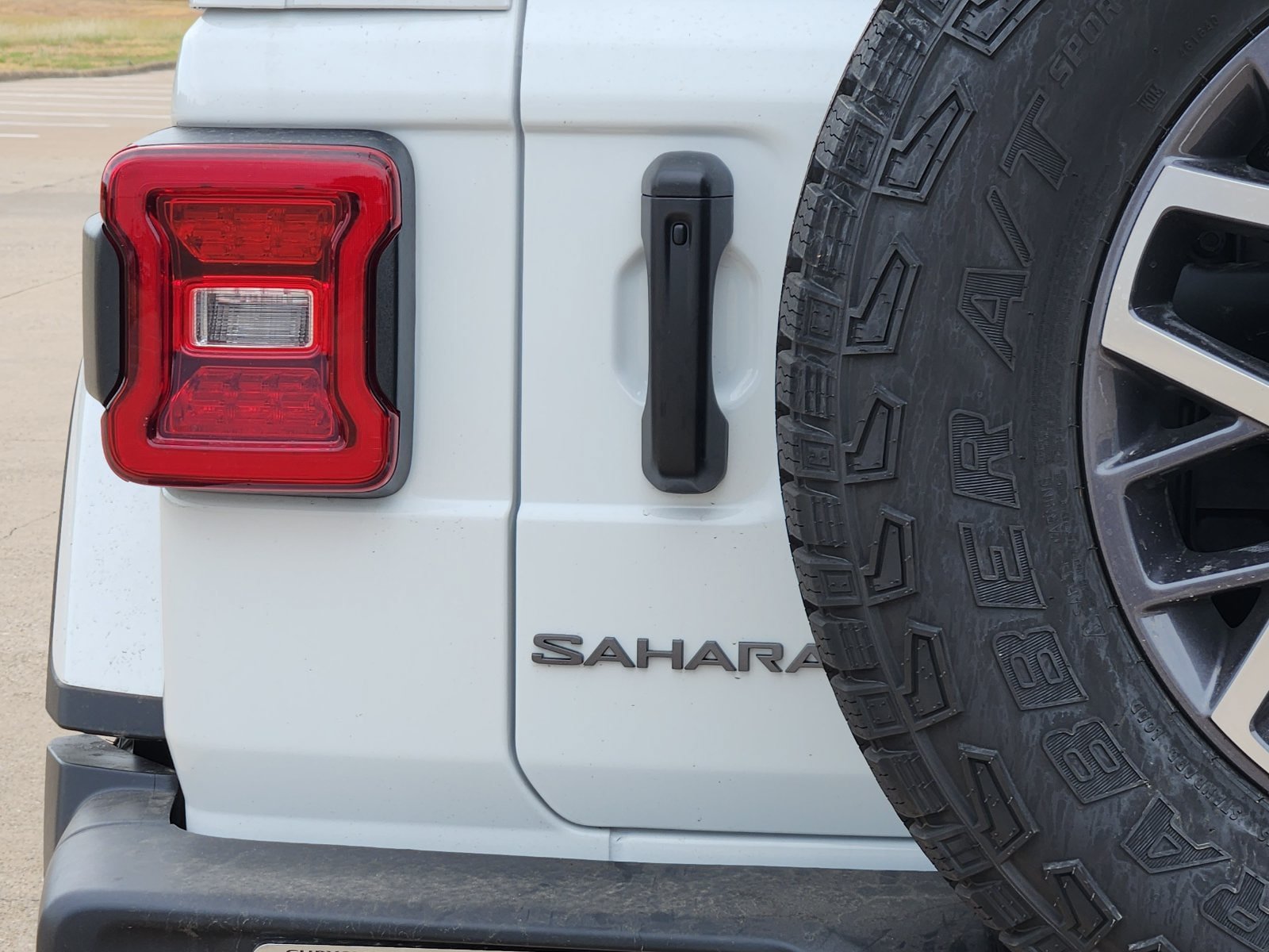 New 2026 Jeep Wrangler Unlimited Sahara AWD/4WD image 15