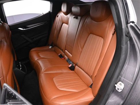 Used 2017 Maserati Ghibli image 14