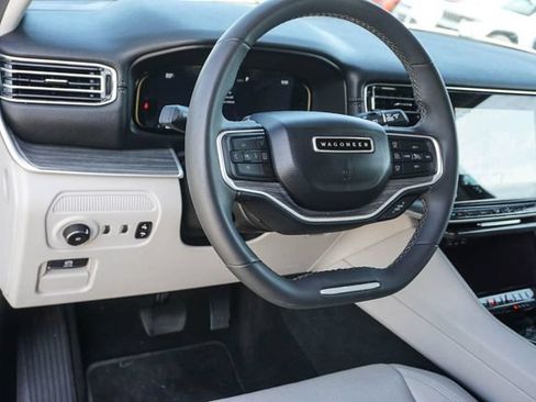 Used 2024 Jeep Wagoneer Series II w/ Flexible Seating Group RWD image 13