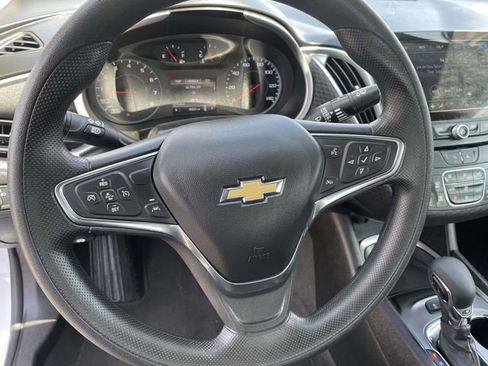 Used 2025 Chevrolet Malibu LT FWD image 16