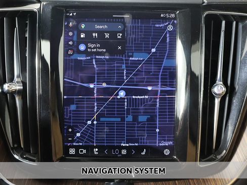 Used 2022 Volvo XC60 B6 Inscription w/ Climate Package image 3