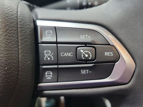 Used 2023 Jeep Compass High Altitude AWD/4WD image 34