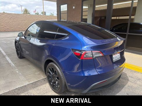 Used 2023 Tesla Model Y Long Range image 6