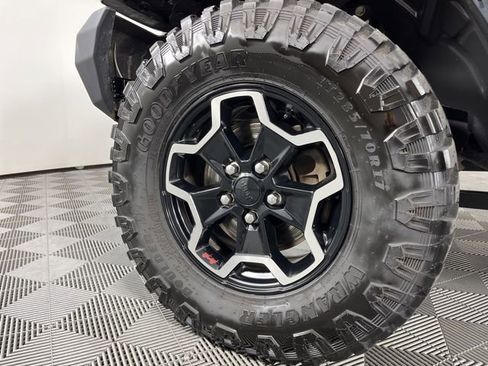 Used 2020 Jeep Gladiator Rubicon image 12