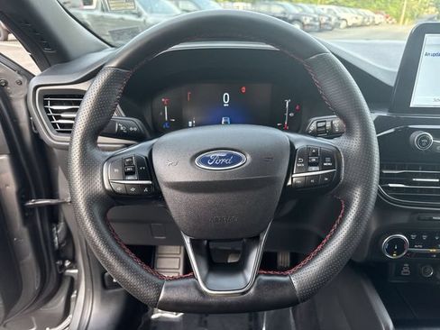 Used 2025 Ford Escape ST-Line Select AWD/4WD image 14