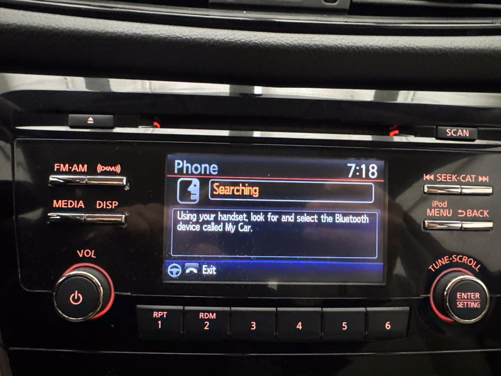 Used 2017 Nissan Rogue S FWD image 19