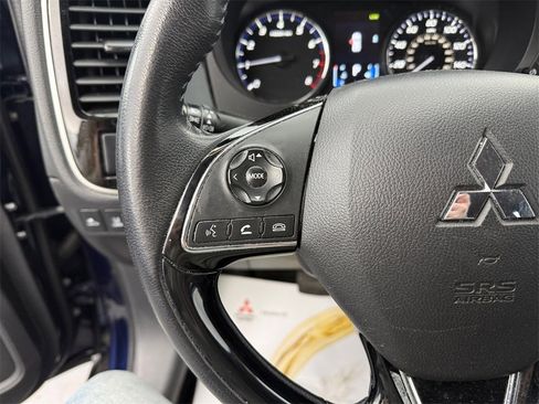 Used 2020 Mitsubishi Outlander SE image 32