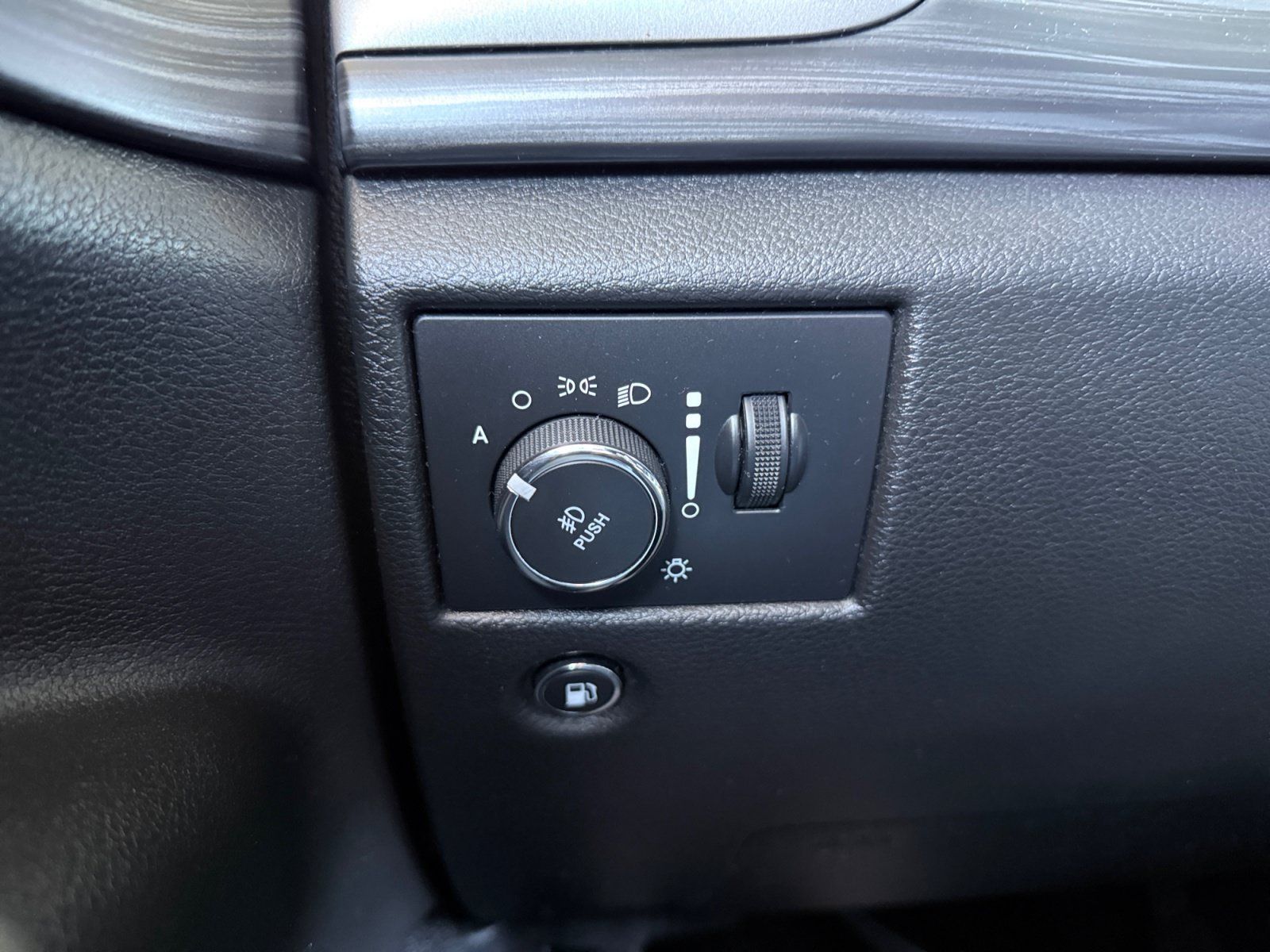 Used 2022 Jeep Grand Cherokee Laredo X RWD image 21