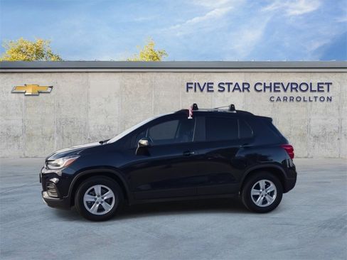 Used 2021 Chevrolet Trax LT w/ Premium Seat Package image 4