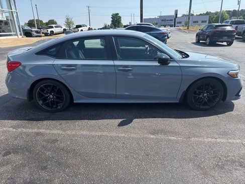 Used 2023 Honda Civic Sport image 4
