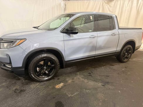 Used 2022 Honda Ridgeline Black Edition image 2