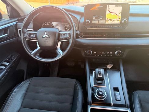 Used 2022 Mitsubishi Outlander SE FWD image 40