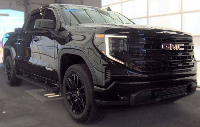 Used 2023 GMC Sierra 1500 Elevation AWD/4WD image 6