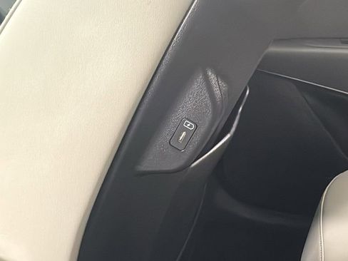 New 2025 Kia Niro EX image 36