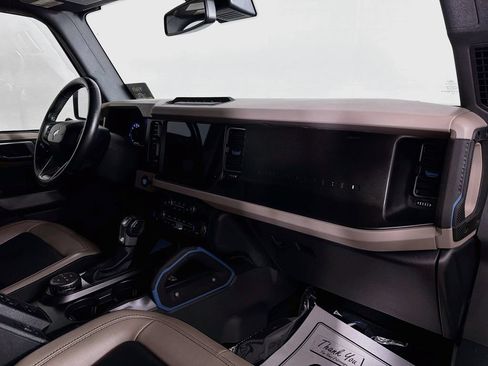 Used 2023 Ford Bronco Wildtrak AWD/4WD image 31