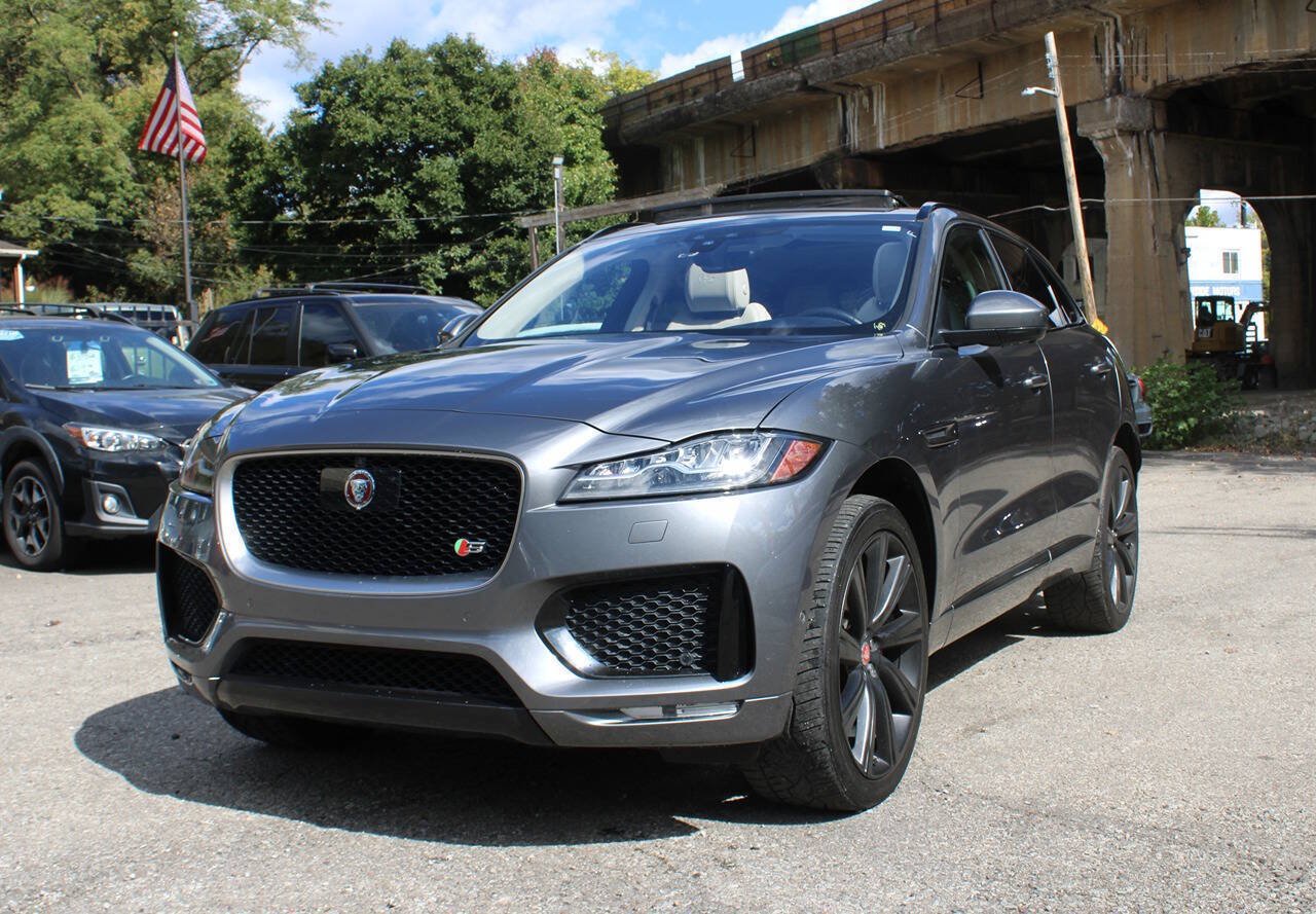 Used 2019 Jaguar F-PACE S AWD/4WD image 3