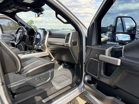 Used 2021 Ford F250 Platinum w/ FX4 Off-Road Package AWD/4WD image 12