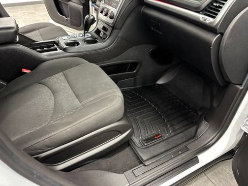 Used 2016 GMC Acadia SLE FWD image 33