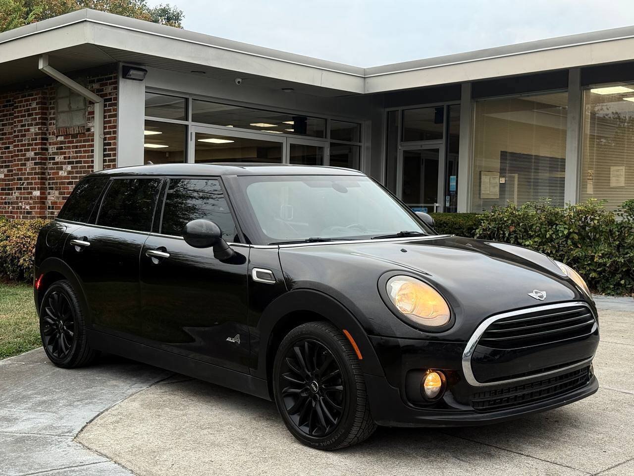 Used 2017 MINI Cooper Clubman ALL4 AWD/4WD image 8