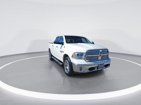 Used 2018 RAM 1500 Laramie w/ Convenience Group AWD/4WD image 5