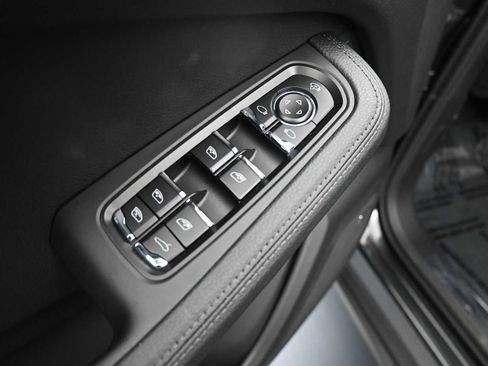 New 2026 Porsche Macan AWD/4WD image 8