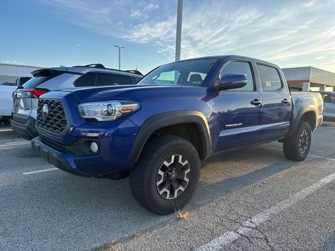 Used 2022 Toyota Tacoma TRD Off-Road AWD/4WD image 1