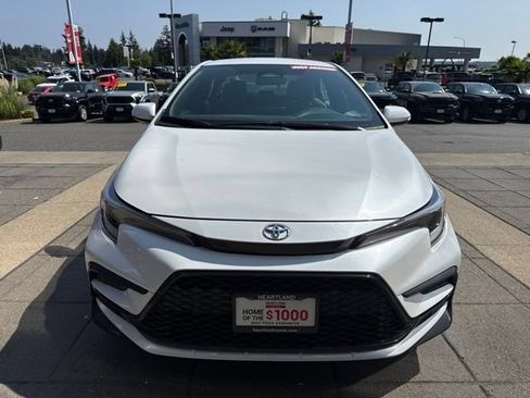 Used 2026 Toyota Corolla SE FWD image 2