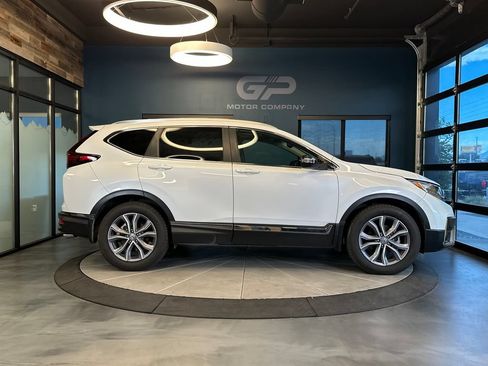 Used 2020 Honda CR-V Touring image 2