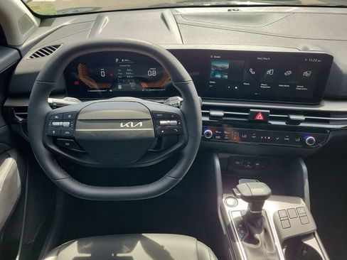 New 2026 Kia Sportage EX FWD image 19