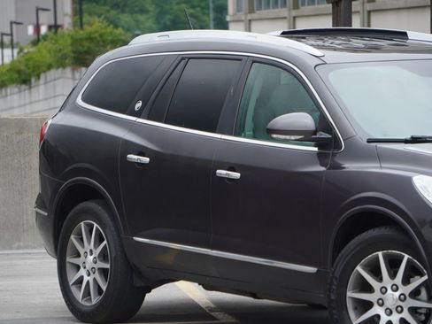 Used 2017 Buick Enclave Convenience image 13